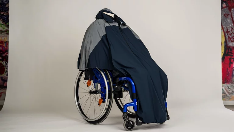 Regencapes, Regenponcho für Rollstuhlfahrer - Regenschutz für Behinderte